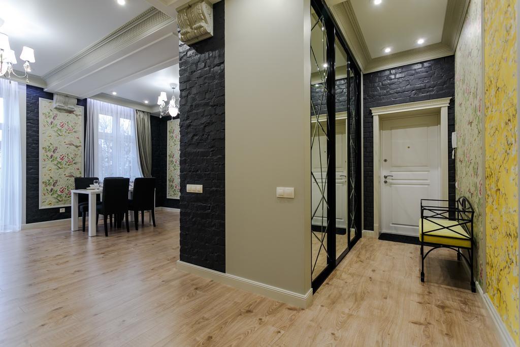 Royal Rent Minsk Appartement Buitenkant foto